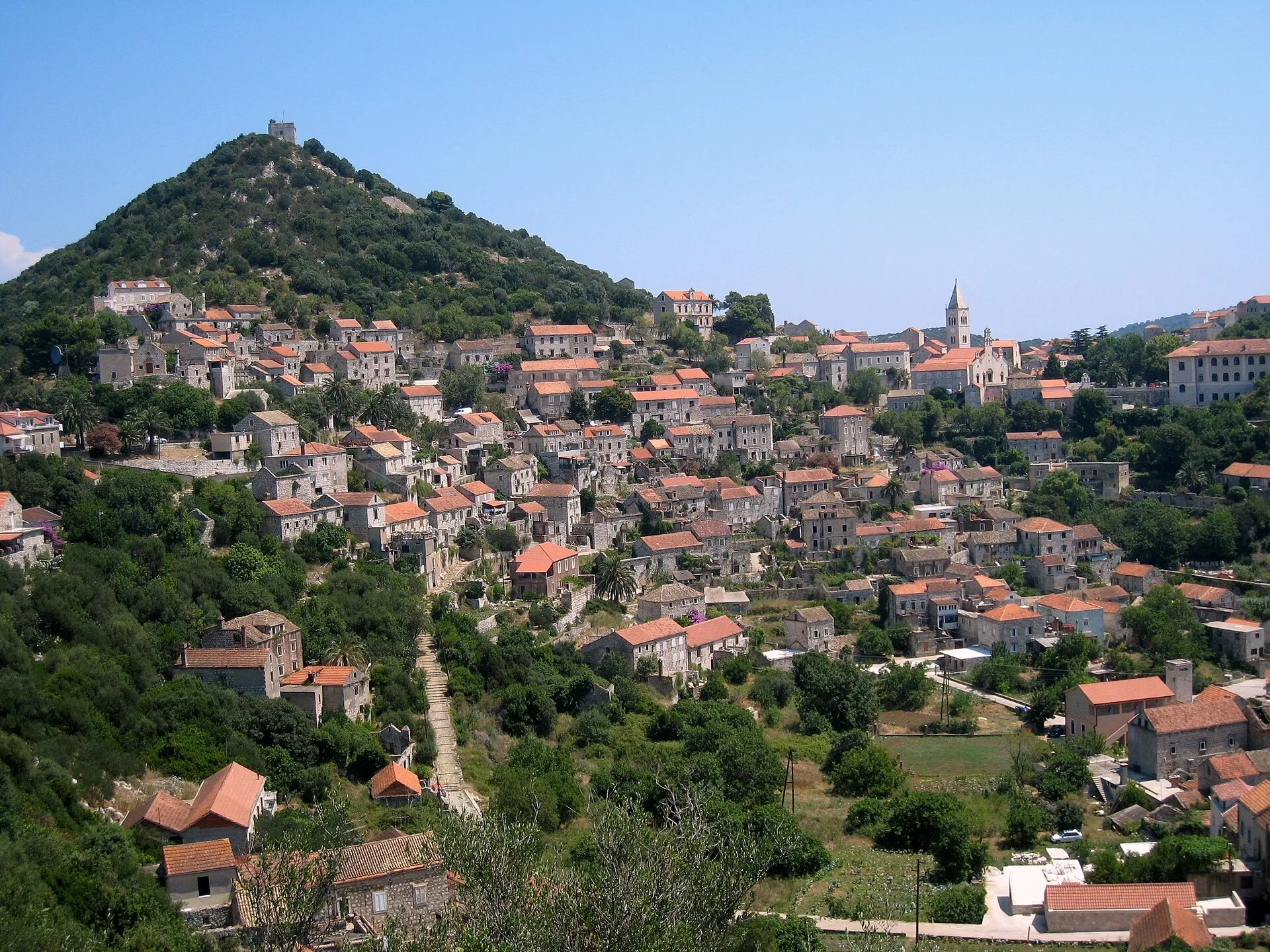 Lastovo, pogled na grad